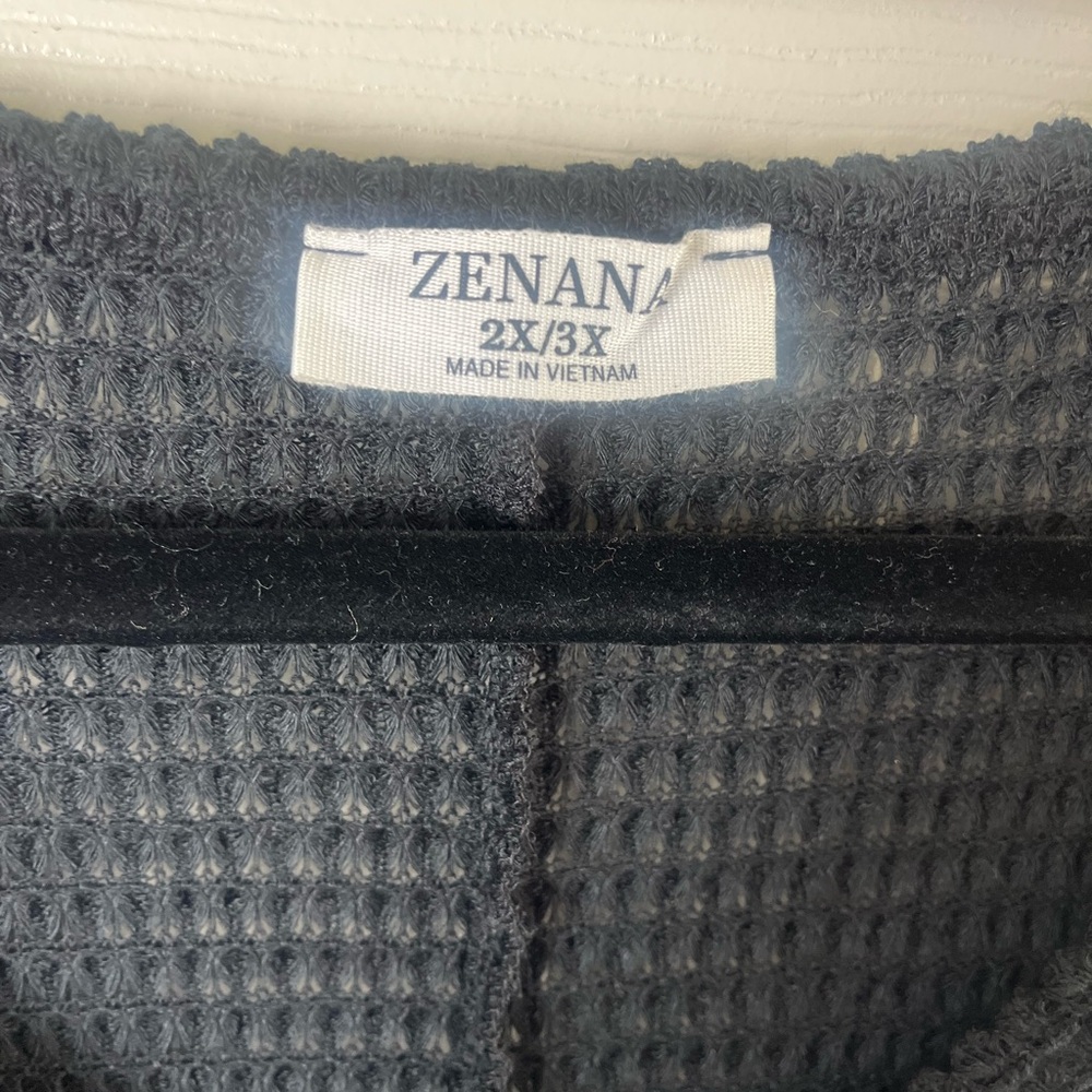 Zenana Black Waffle Knit V-Neck Top - Picture 3 of 6